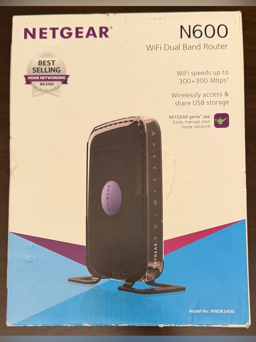 NETGEAR N600 Dual Band Router in Black with Purple Accent